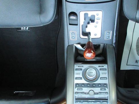 Used 2005 Acura RL AWD/4WD image 29