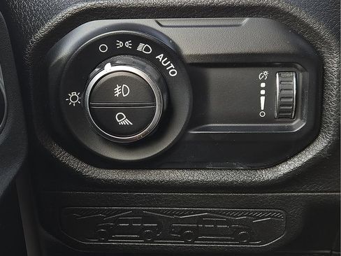 Used 2024 Jeep Gladiator Sport AWD/4WD image 17