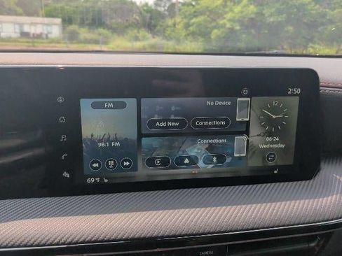 Used 2025 Nissan Kicks SR w/ SR Premium Package FWD image 26