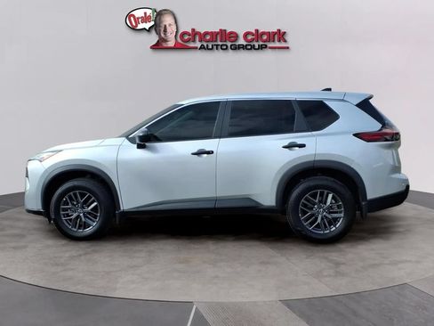 Used 2025 Nissan Rogue S FWD image 2