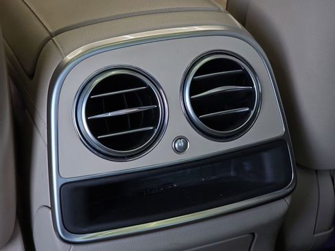 Used 2015 Mercedes-Benz S 550 Sedan image 18