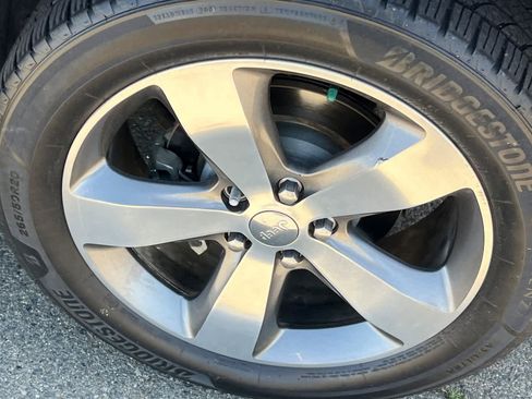 Used 2014 Jeep Grand Cherokee Overland w/ Advanced Technology Group image 22