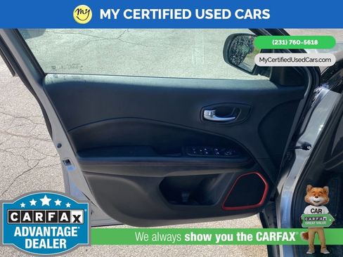 Used 2019 Jeep Compass Trailhawk w/ Leather Interior Group AWD/4WD image 11