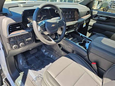 New 2026 Chevrolet Suburban Premier w/ Sun And Tow Package AWD/4WD image 22