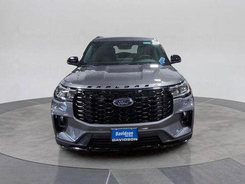Certified 2025 Ford Explorer ST-Line w/ Premium Package image 4