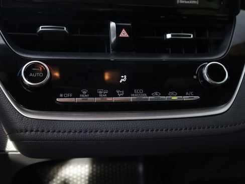 Used 2022 Toyota Corolla SE image 11