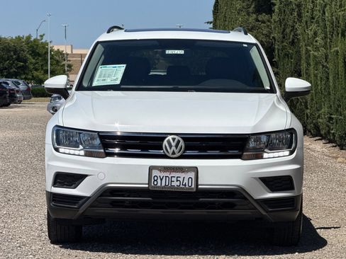 Used 2018 Volkswagen Tiguan SE w/ Panoramic Sunroof Package FWD image 9