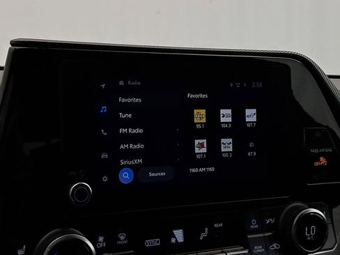 Used 2024 Toyota Highlander XSE image 23