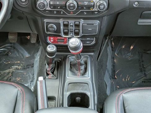 Used 2022 Jeep Wrangler Unlimited Rubicon w/ Steel Bumper Group AWD/4WD image 18