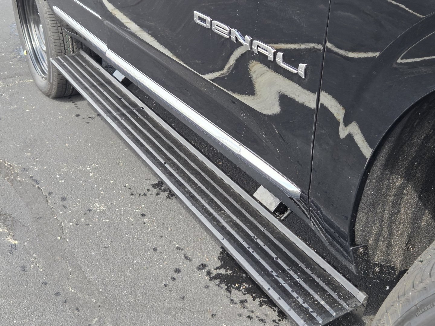 New 2026 GMC Yukon Denali w/ Sun & Power Step Package AWD/4WD image 23