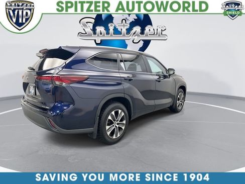 Used 2024 Toyota Highlander XLE AWD/4WD image 10