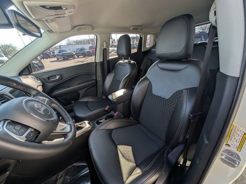 Used 2019 Jeep Compass Latitude AWD/4WD image 15