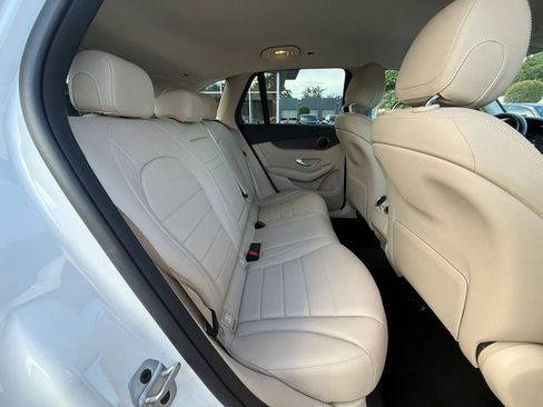 Used 2022 Mercedes-Benz GLC 300 4MATIC w/ Multimedia Package Lite image 17