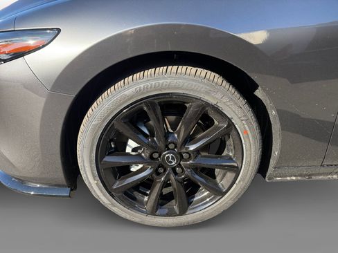 New 2026 MAZDA MAZDA3 Hatchback w/Premium Plus Pkg image 9