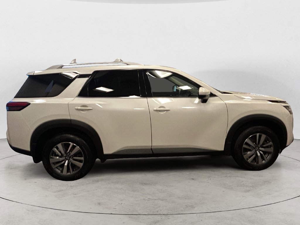Used 2024 Nissan Pathfinder SL AWD/4WD image 7