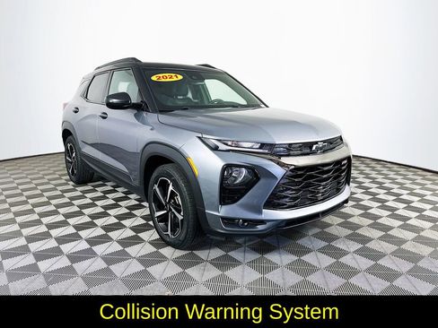 Used 2021 Chevrolet TrailBlazer RS w/ Convenience Package AWD/4WD image 3