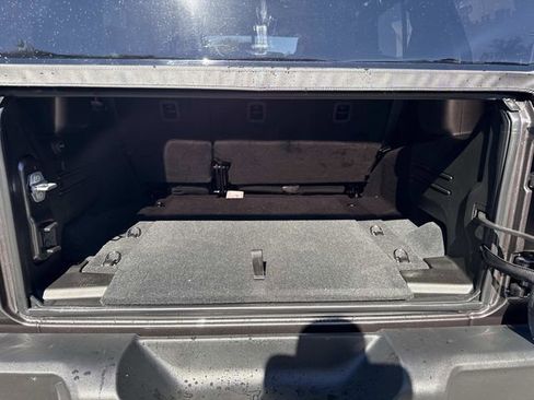 Used 2025 Jeep Wrangler Sport image 34