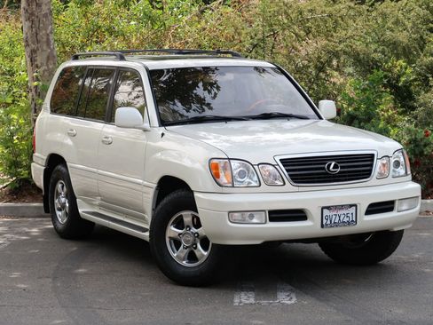 Used 2001 Lexus LX 470 4WD image 2