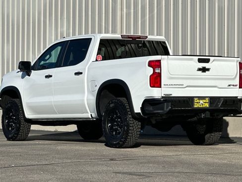 Used 2025 Chevrolet Silverado 1500 ZR2 w/ Technology Package image 6