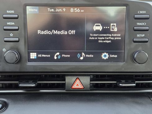 Used 2025 Hyundai Elantra Sport FWD image 14