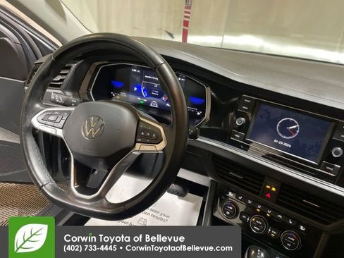 Used 2024 Volkswagen Jetta SE image 14