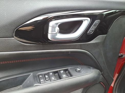 Used 2025 Jeep Compass Trailhawk w/ Trailhawk Elite Group image 16