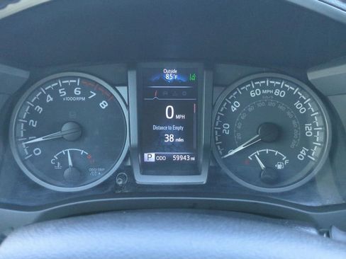 Used 2021 Toyota Tacoma TRD Off-Road AWD/4WD image 20