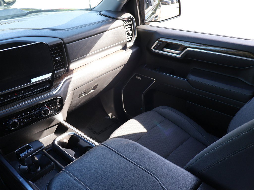 Used 2024 Chevrolet Silverado 1500 LT Trail Boss w/ Convenience Package II AWD/4WD image 34