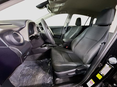 Used 2017 Toyota RAV4 LE image 21