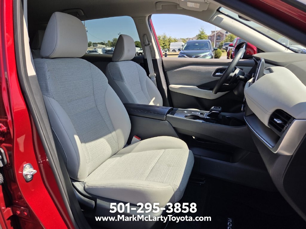 Used 2023 Nissan Rogue SV FWD image 15