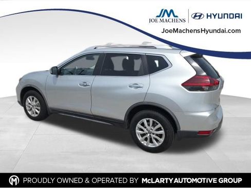 Used 2020 Nissan Rogue SV AWD/4WD image 3