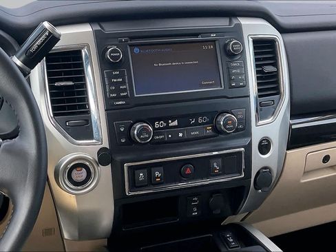 Used 2018 Nissan Titan SV w/ SV Convenience Package RWD image 6