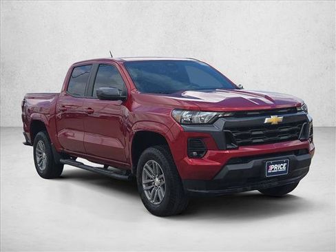 Used 2024 Chevrolet Colorado LT w/ LT Convenience Package image 3