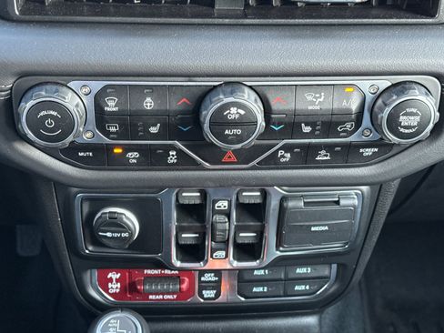 Used 2024 Jeep Wrangler Unlimited Rubicon 392 image 20