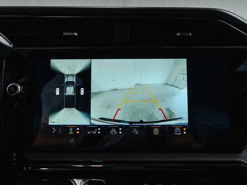 Used 2024 GMC Sierra 2500 AT4 w/ AT4 Premium Plus Package image 16