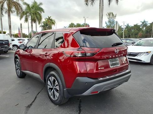 Used 2023 Nissan Rogue SV image 4