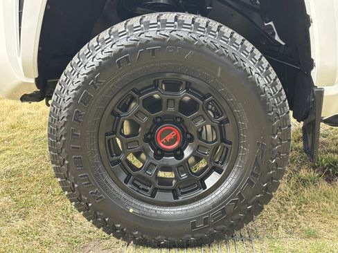 Used 2024 Toyota Tacoma TRD Sport image 14