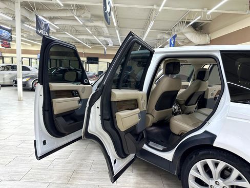 Used 2019 Land Rover Range Rover image 12