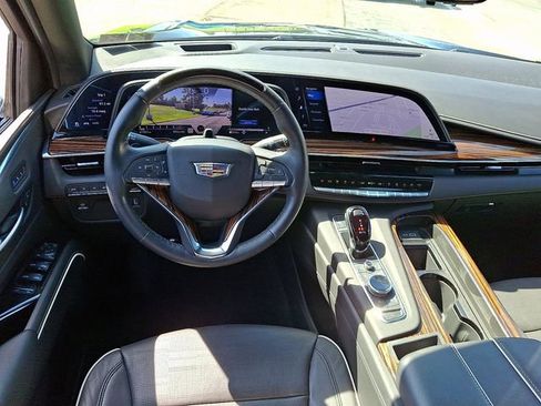 Used 2023 Cadillac Escalade ESV Premium Luxury image 13