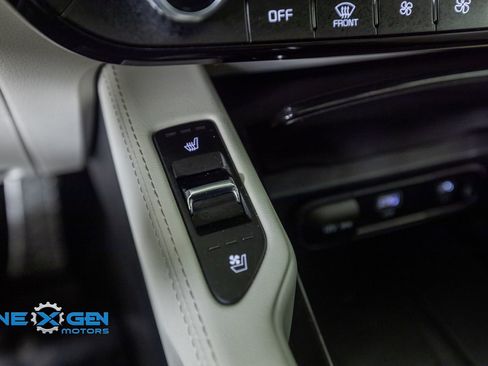 Used 2025 Kia Telluride SX w/ SX Captain's Chair Package AWD/4WD image 22