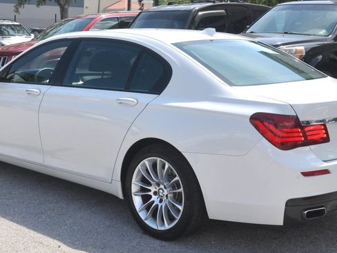 Used 2015 BMW 750Li RWD image 9