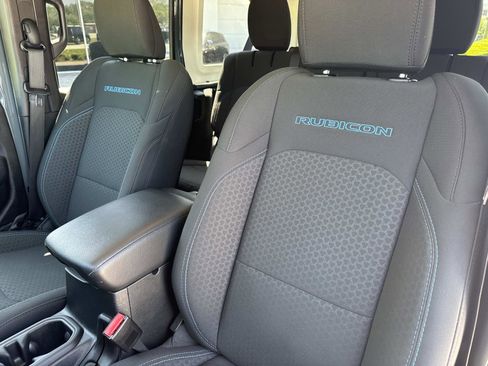 Used 2025 Jeep Wrangler Unlimited Rubicon 4xe w/ Safety Group AWD/4WD image 20