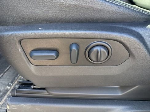 Used 2023 GMC Sierra 2500 Denali w/ Denali Black Diamond Edition image 11