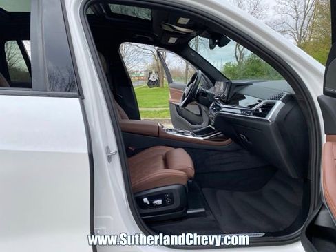 Used 2025 BMW X7 xDrive40i w/ Executive Package image 20