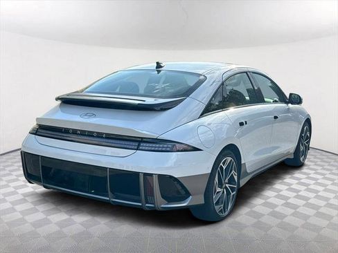 New 2025 Hyundai Ioniq 6 Limited image 5