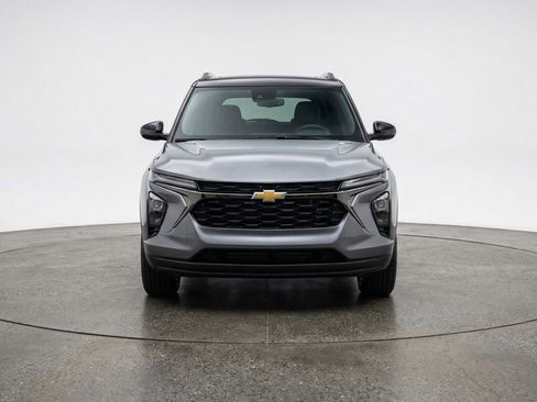 Used 2025 Chevrolet TrailBlazer LT FWD image 2