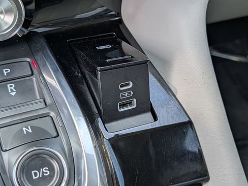 Used 2025 Acura MDX SH-AWD w/ Technology Package image 18