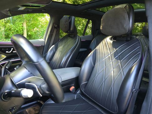 Used 2023 Mercedes-Benz EQS 580 4MATIC SUV image 13