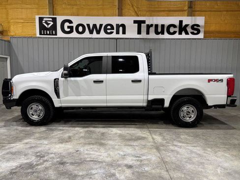 Used 2023 Ford F250 XL w/ FX4 Off-Road Package AWD/4WD image 2