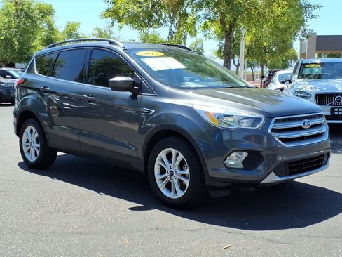 Used 2018 Ford Escape SE w/ SE Sync 3 Package FWD image 7